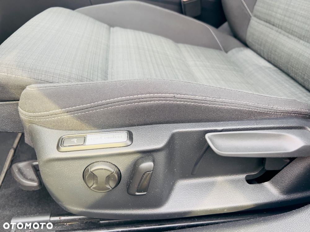 Volkswagen Passat 2.0 TDI Business DSG - 21