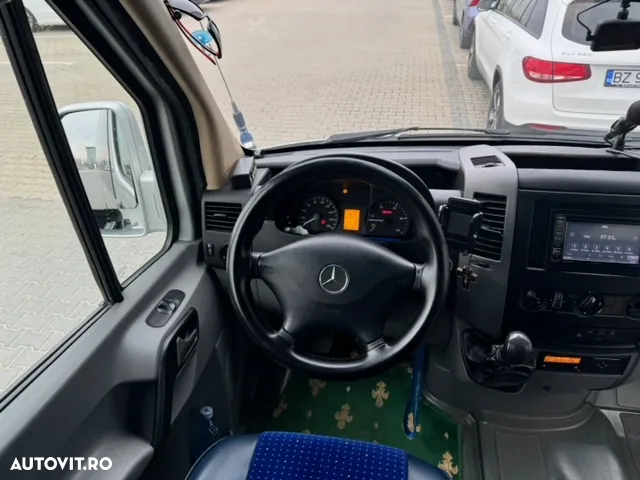 Mercedes-Benz Sprinter - 14
