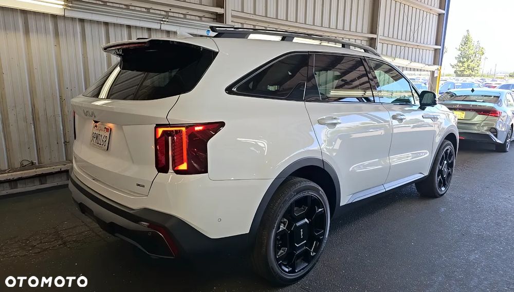 Kia Sorento - 4