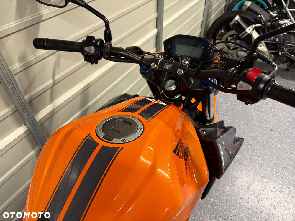 Honda CB - 8