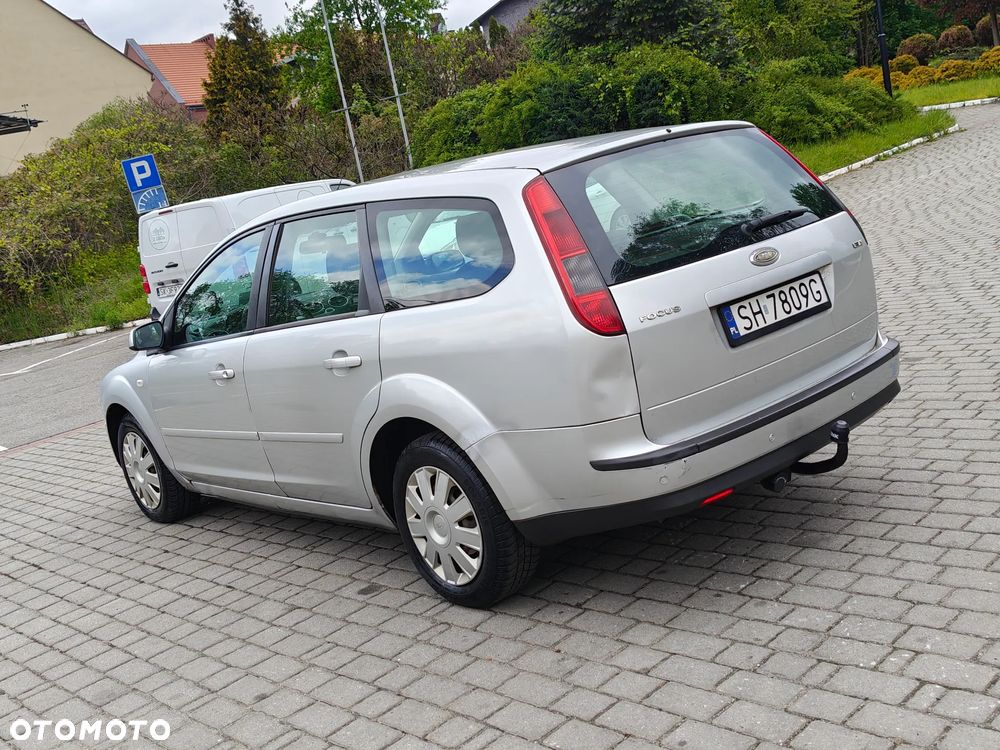 Ford Focus 1.6 TDCi DPF Ambiente - 16