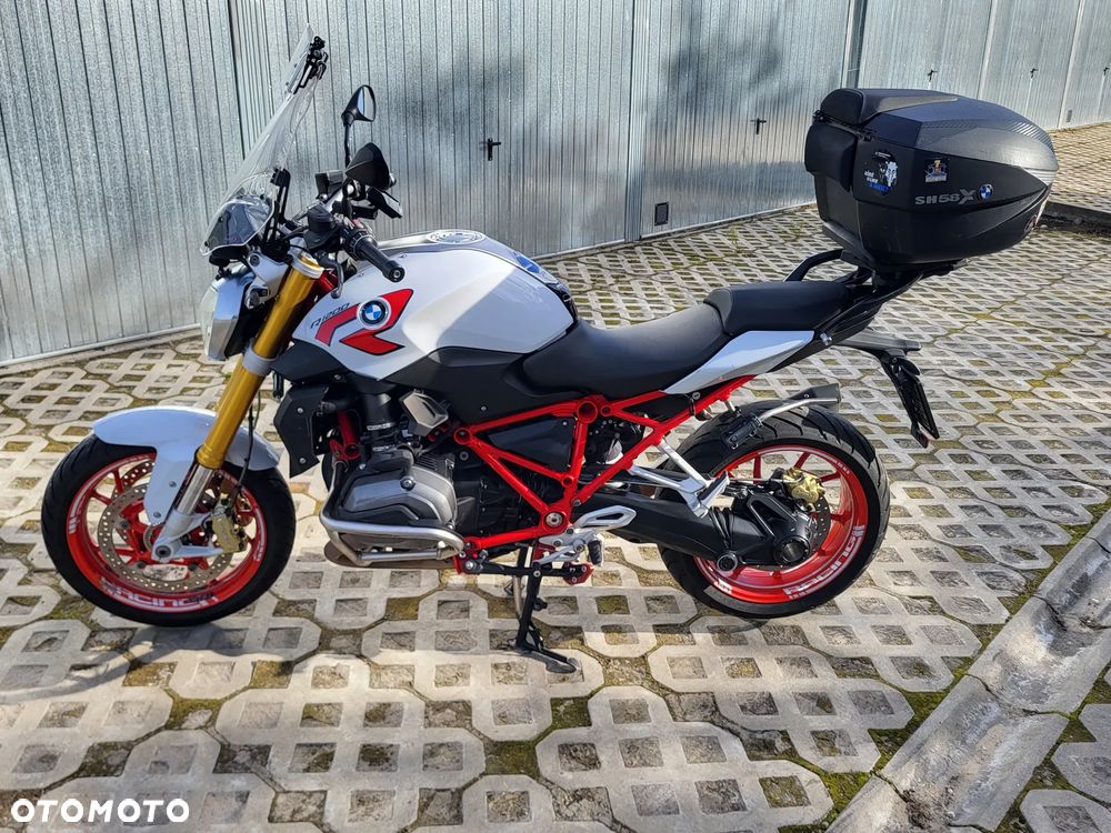 BMW R - 1