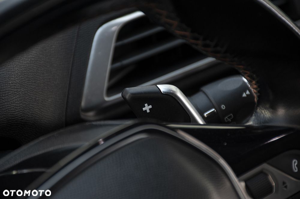 Peugeot 3008 BlueHDi 120 EAT6 Stop & Start Active - 32