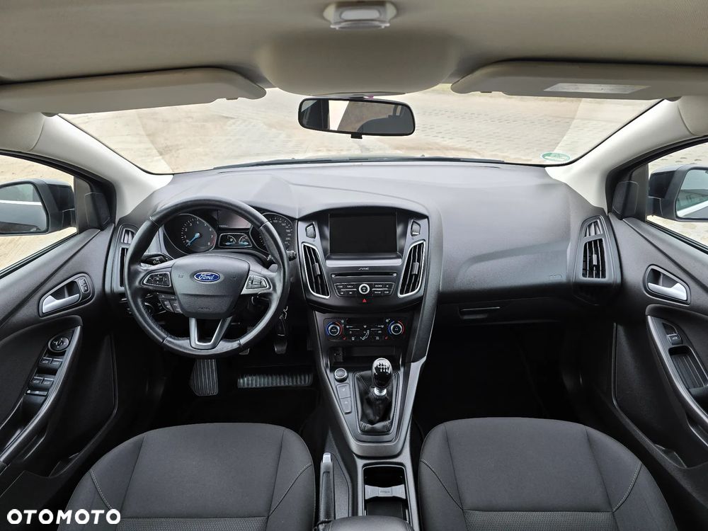 Ford Focus 1.0 EcoBoost Titanium - 27