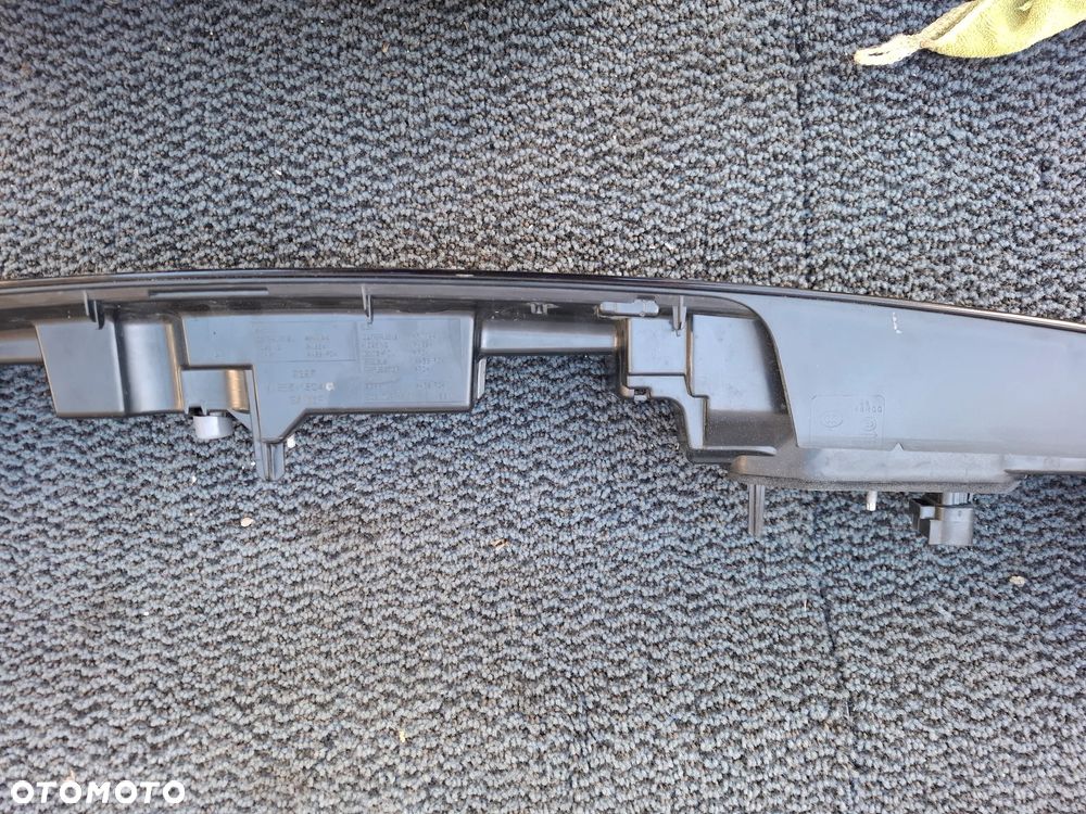 RANGE ROVER VOGUE V L460 22-> LAMPA TYLNA BLENDA EUROPA - 18