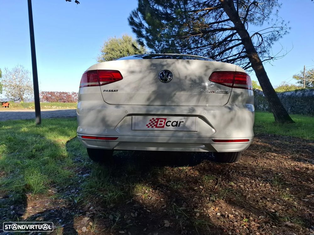 VW Passat 1.6 TDI Trendline - 11
