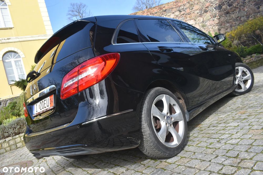 Mercedes-Benz Klasa B 180 (BlueEFFICIENCY) - 32