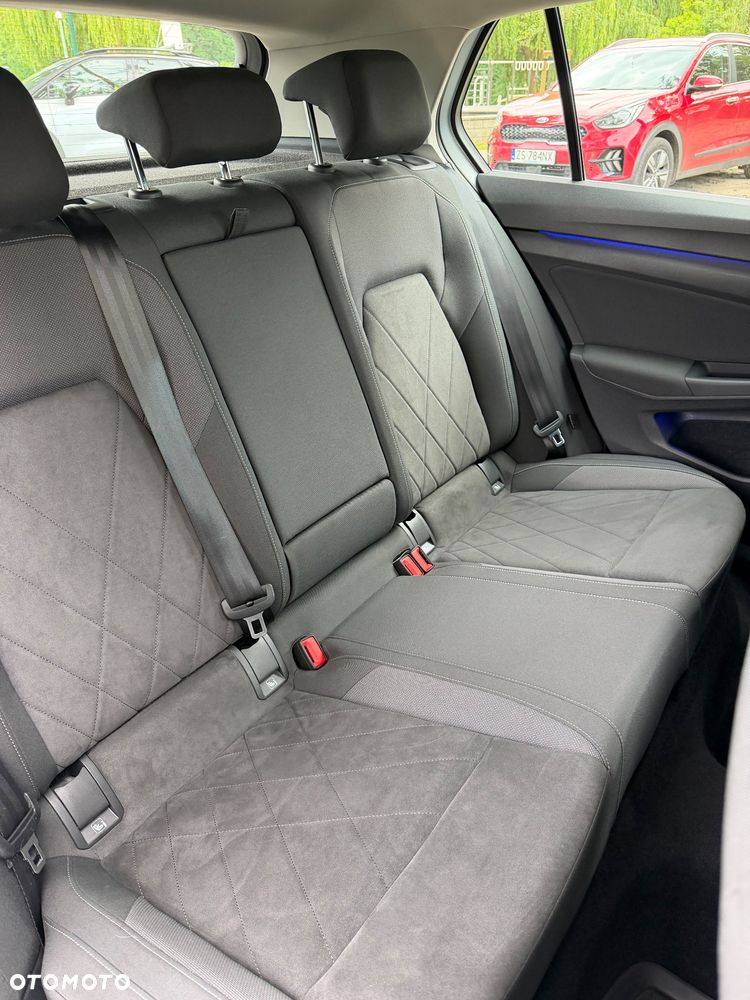Volkswagen Golf 1.5 eTSI OPF DSG Edition 50 - 30