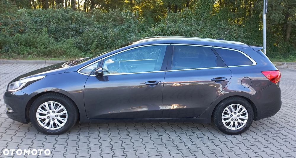 Kia Ceed 1.6 GDI Dream-Team Edition - 14