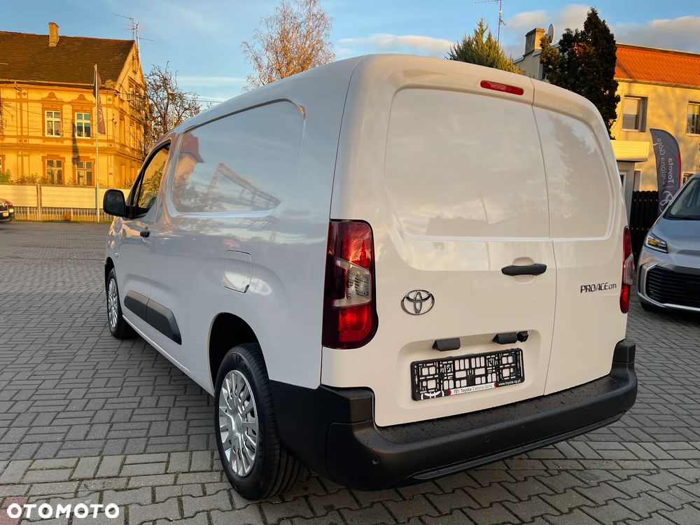 Toyota Proace City - 7