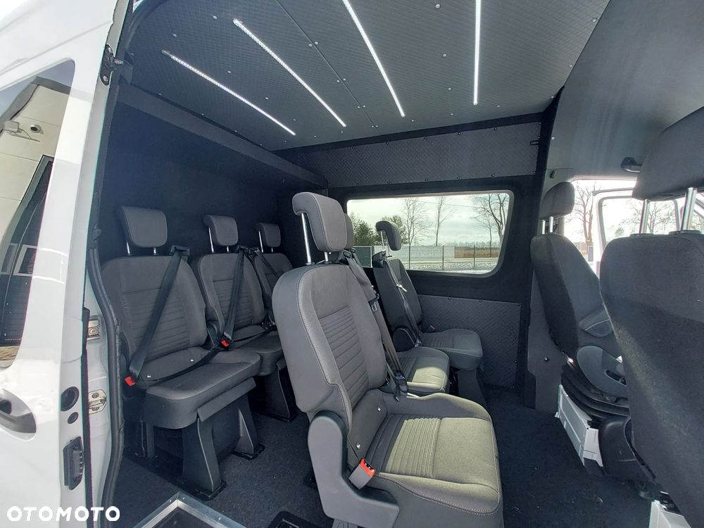 Mercedes-Benz Sprinter - 23
