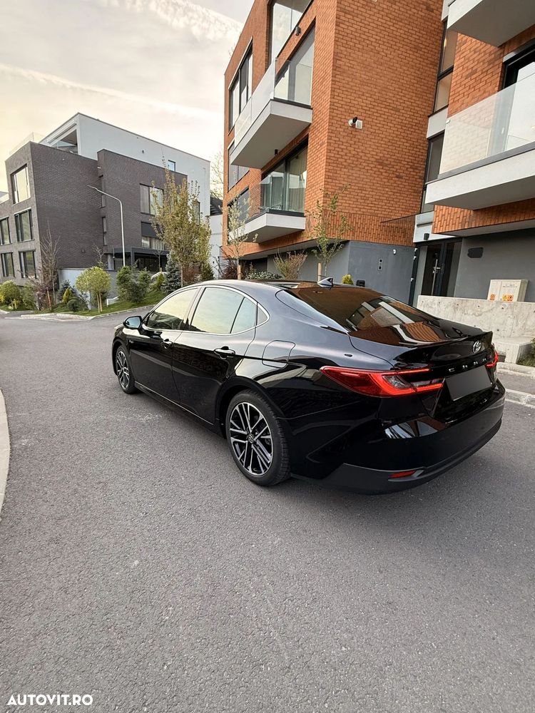 Toyota Camry 2.5 HEV Luxury - 4