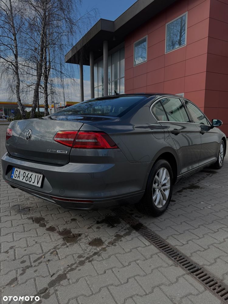 Volkswagen Passat - 9
