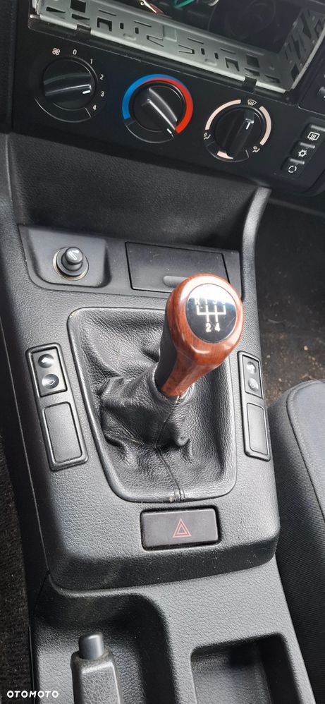 BMW E36 318 Compact na części - 8