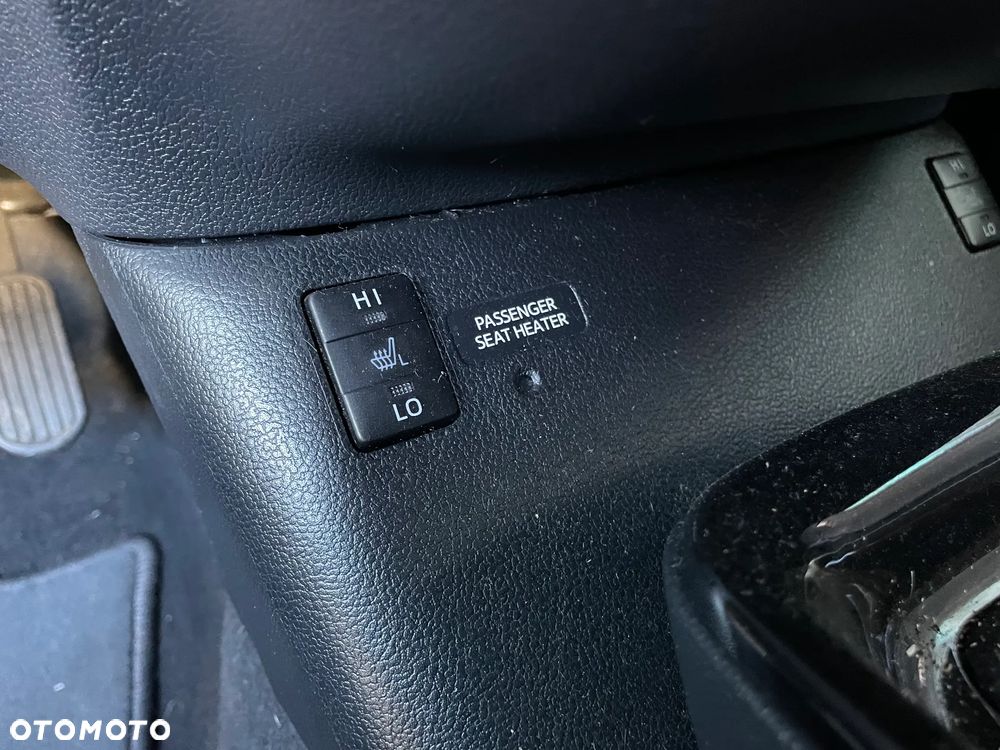 Toyota Prius Hybrid - 36