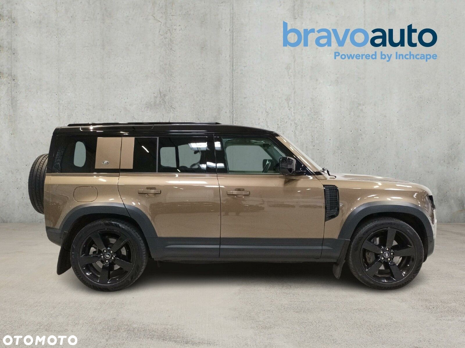 Land Rover Defender - 6