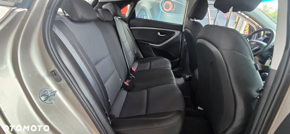Hyundai i30 1.6 CRDi Premium - 33