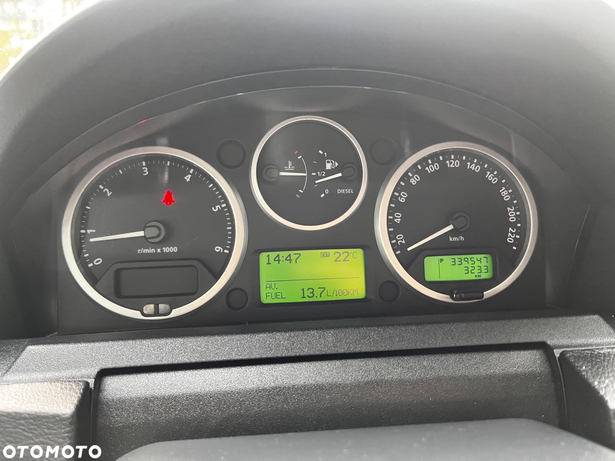 Land Rover Discovery IV 2.7D V6 SE - 28