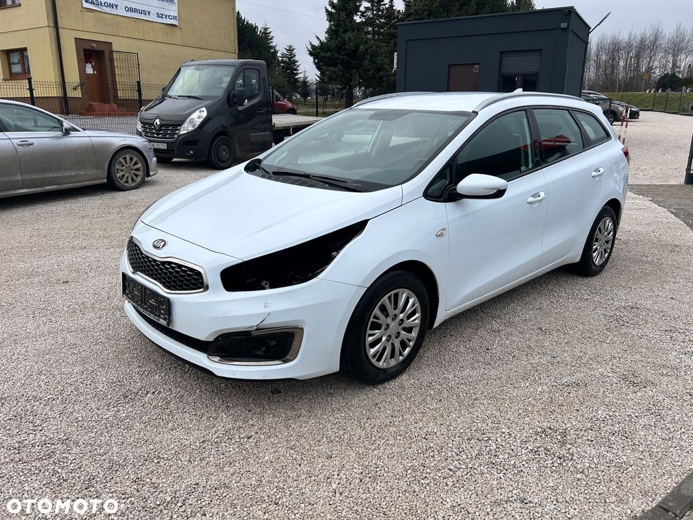Kia Ceed - 8