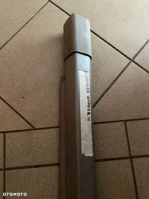 ROLETA BAGAŻNIKA CHRYSLER VOYAGER IV - 2