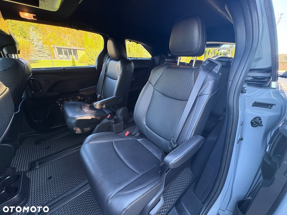 Toyota Sienna - 20