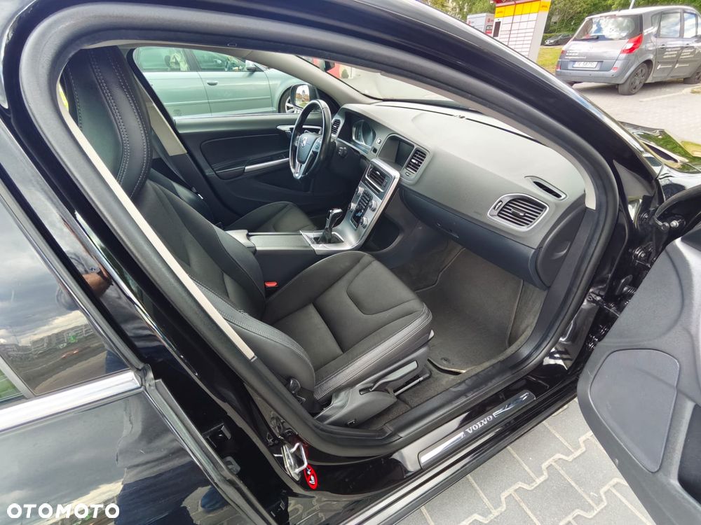 Volvo V60 D3 Drive-E Dynamic Edition (Momentum) - 21