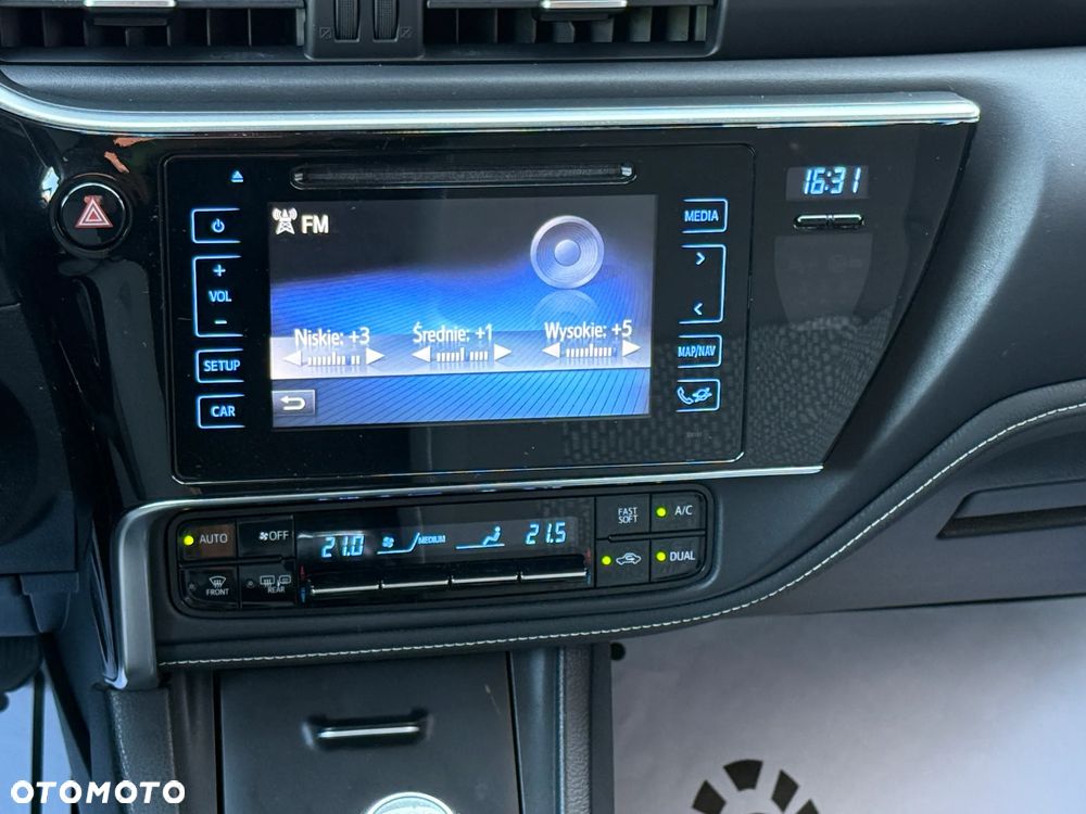 Toyota Corolla 1.6 Comfort - 11