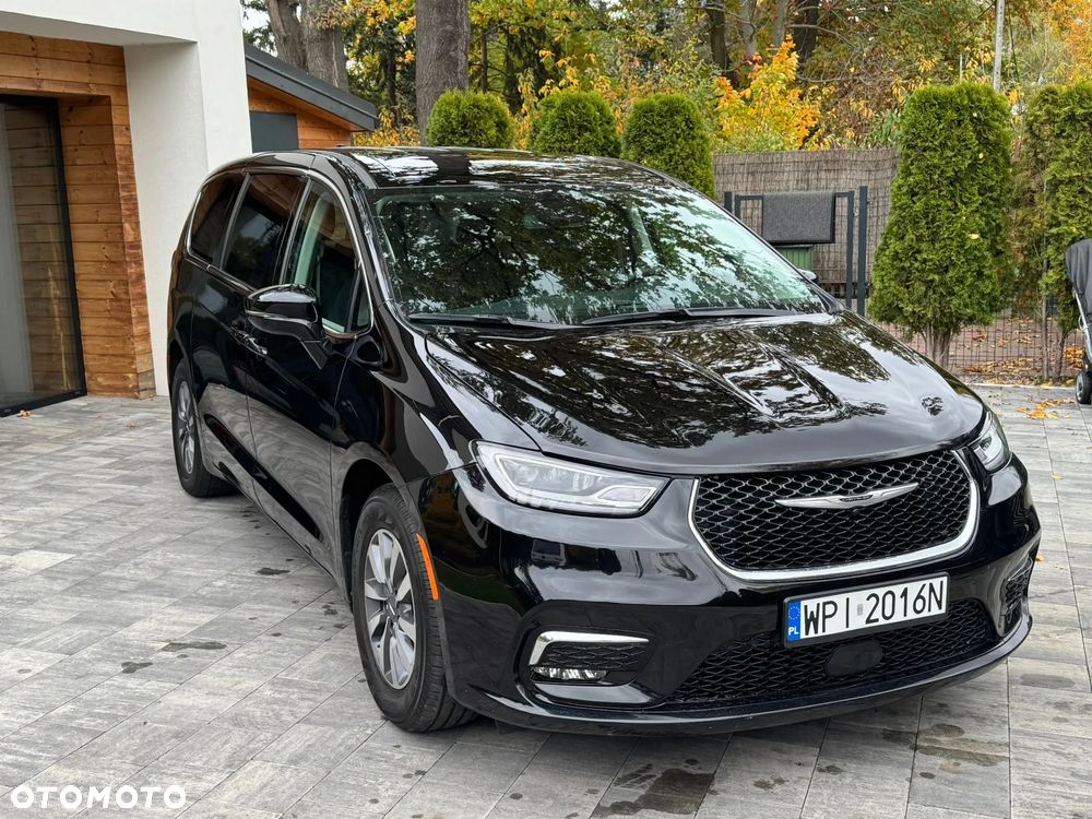 Chrysler Pacifica - 2