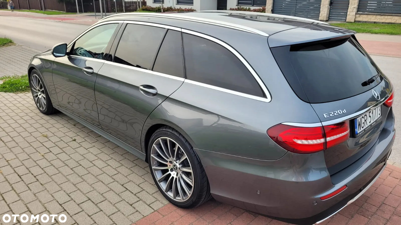 Mercedes-Benz Klasa E 220 d 9G-TRONIC - 4