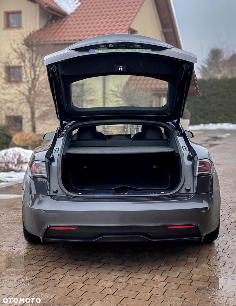 Tesla Model S - 17