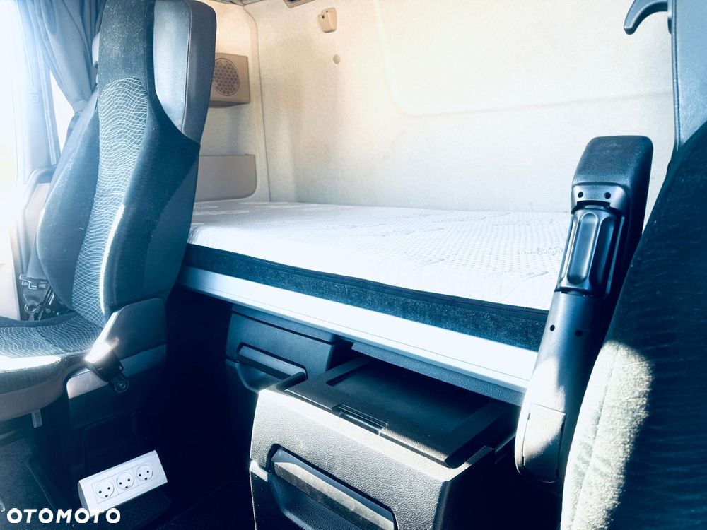 Mercedes-Benz Actros 2548 / 6x2 / GigaSpace - 10