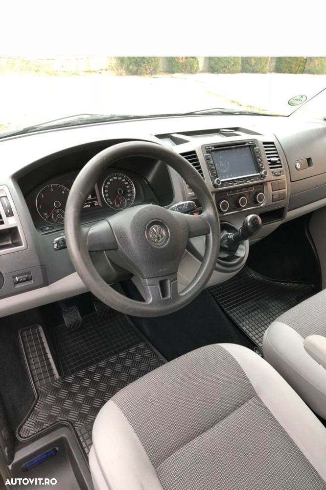 Volkswagen Caravelle - 2