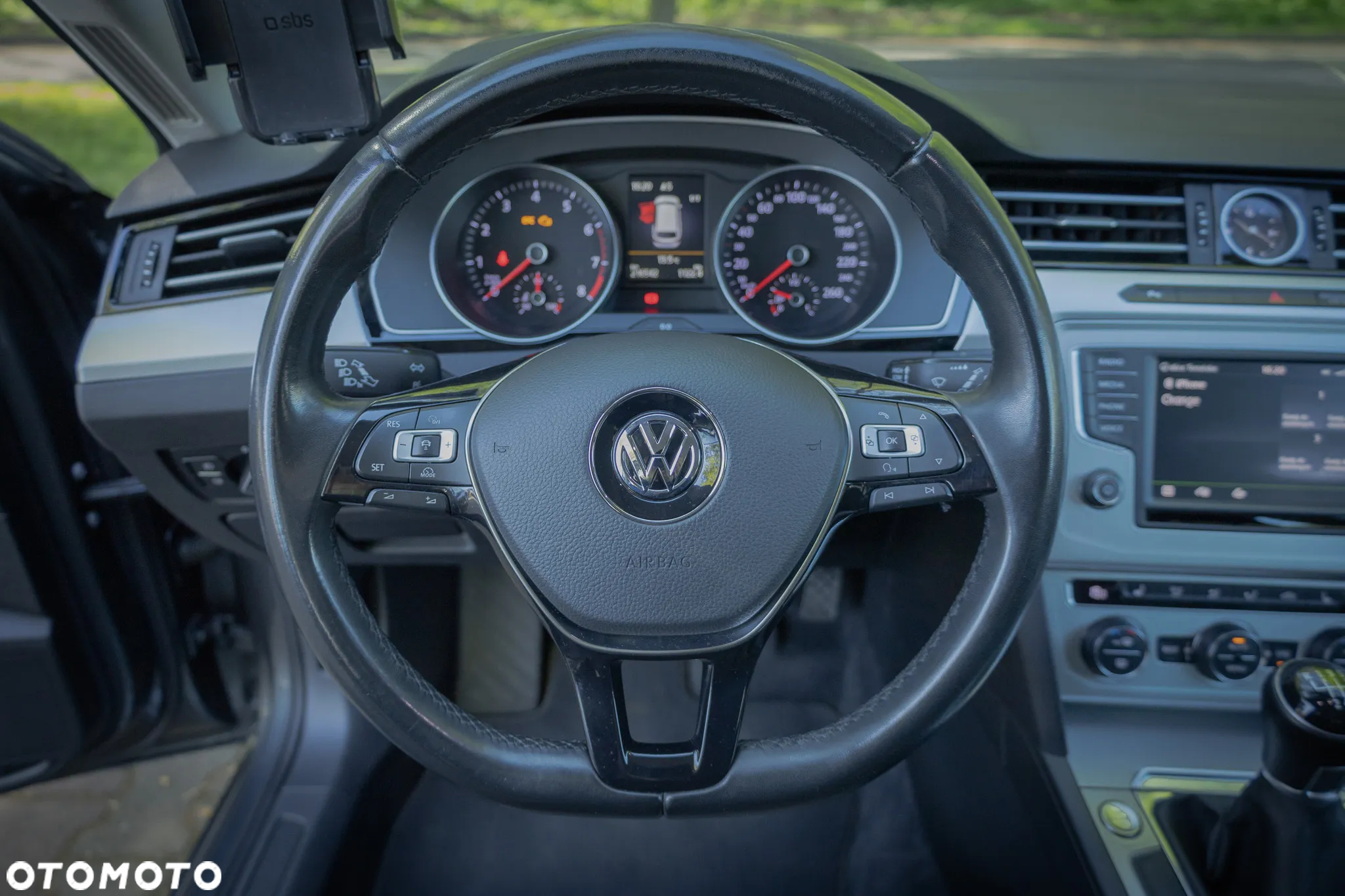 Volkswagen Passat - 33