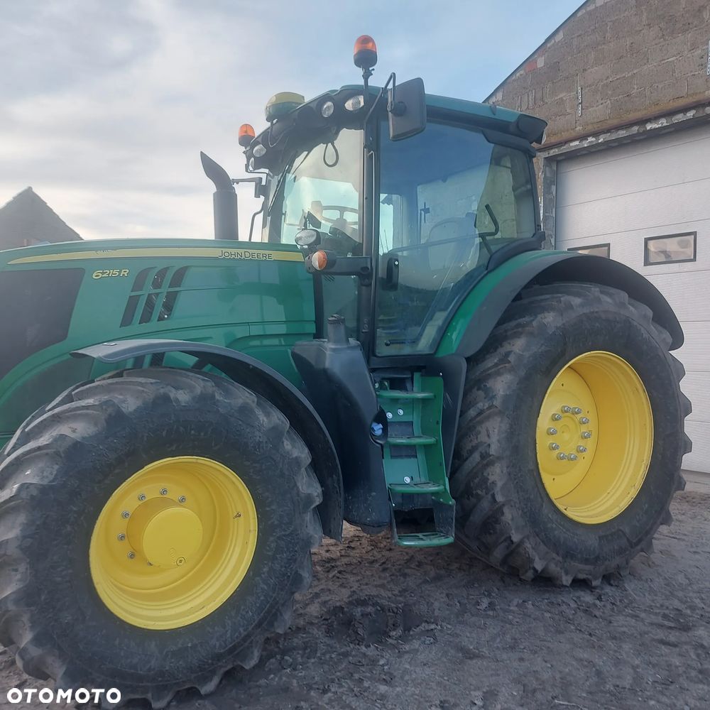 John Deere 6215R - 12