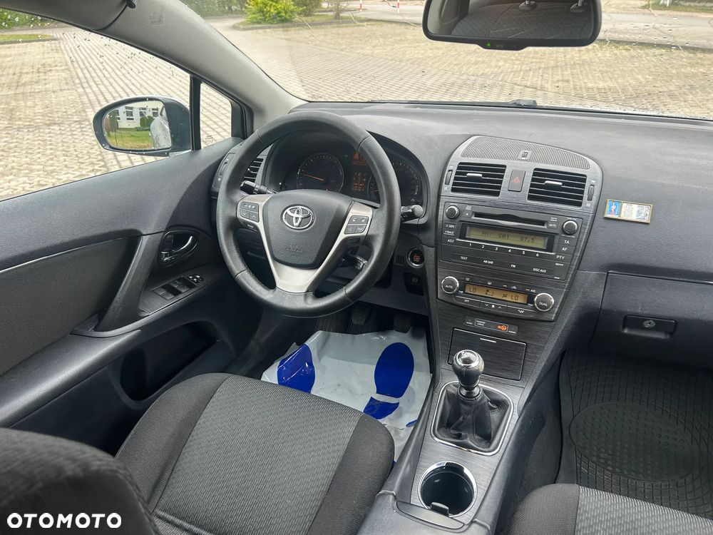 Toyota Avensis - 9