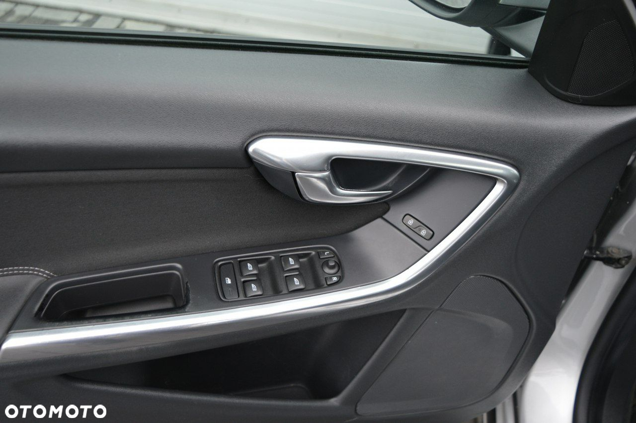 Volvo V60 D2 Kinetic - 37