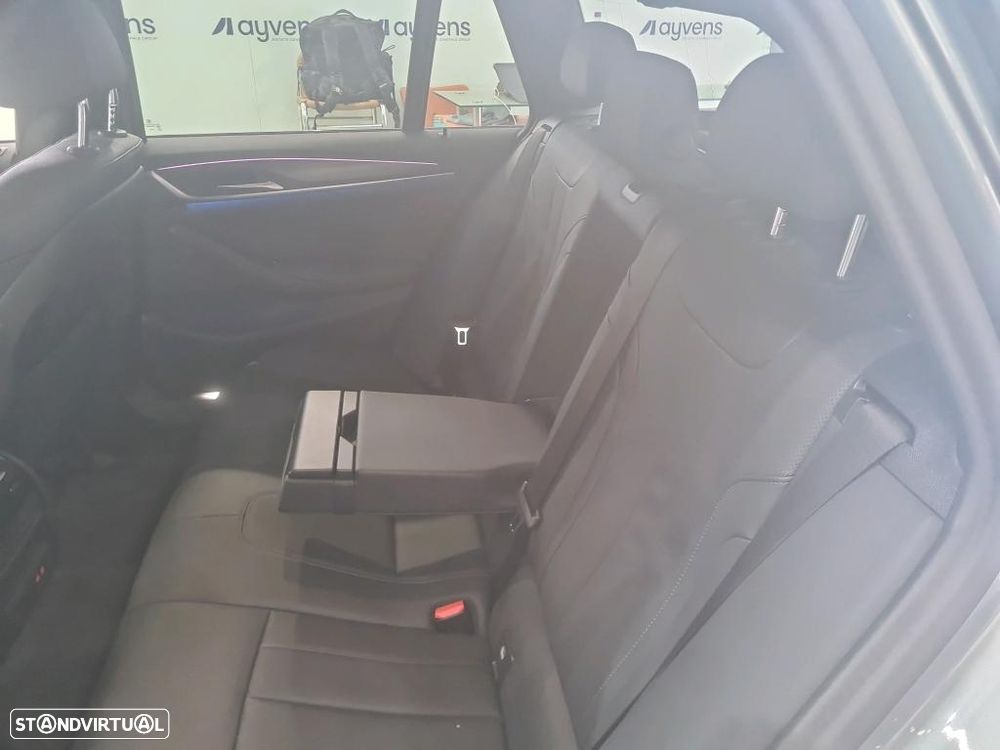 BMW 530 e Pack Desportivo M - 10