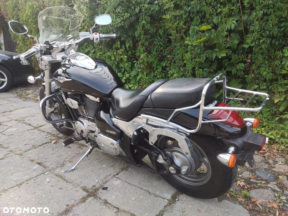 Suzuki Intruder - 14