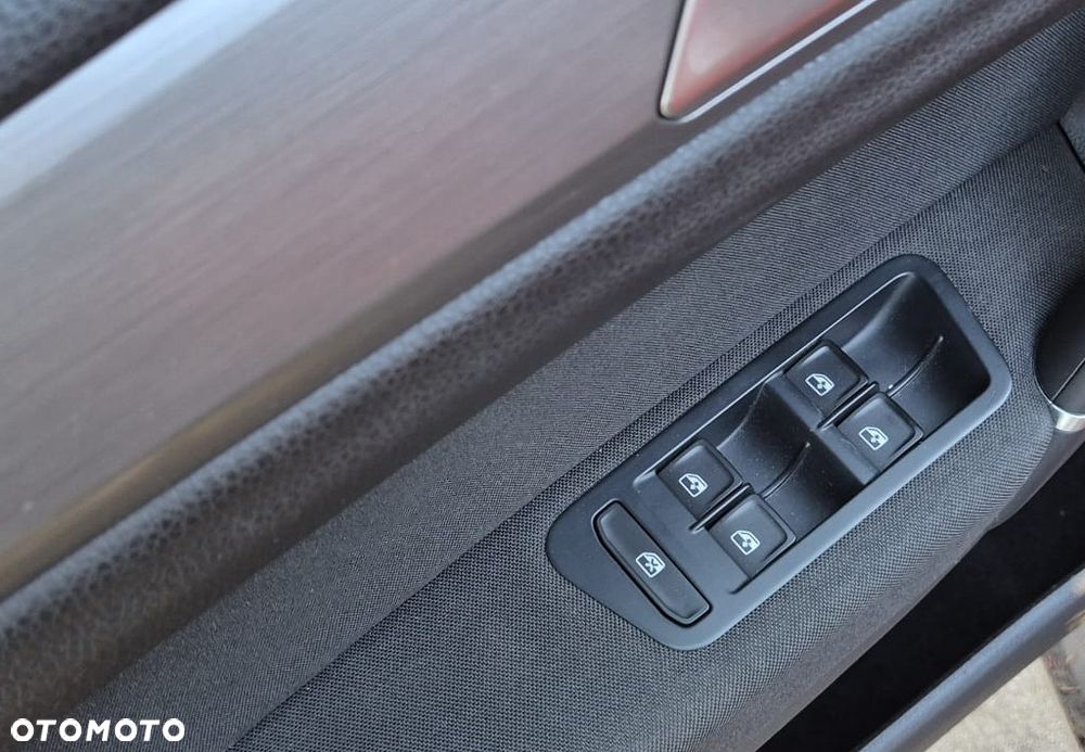 Volkswagen Golf Sportsvan 1.6 TDI BlueMotion Technology Comfortline - 24