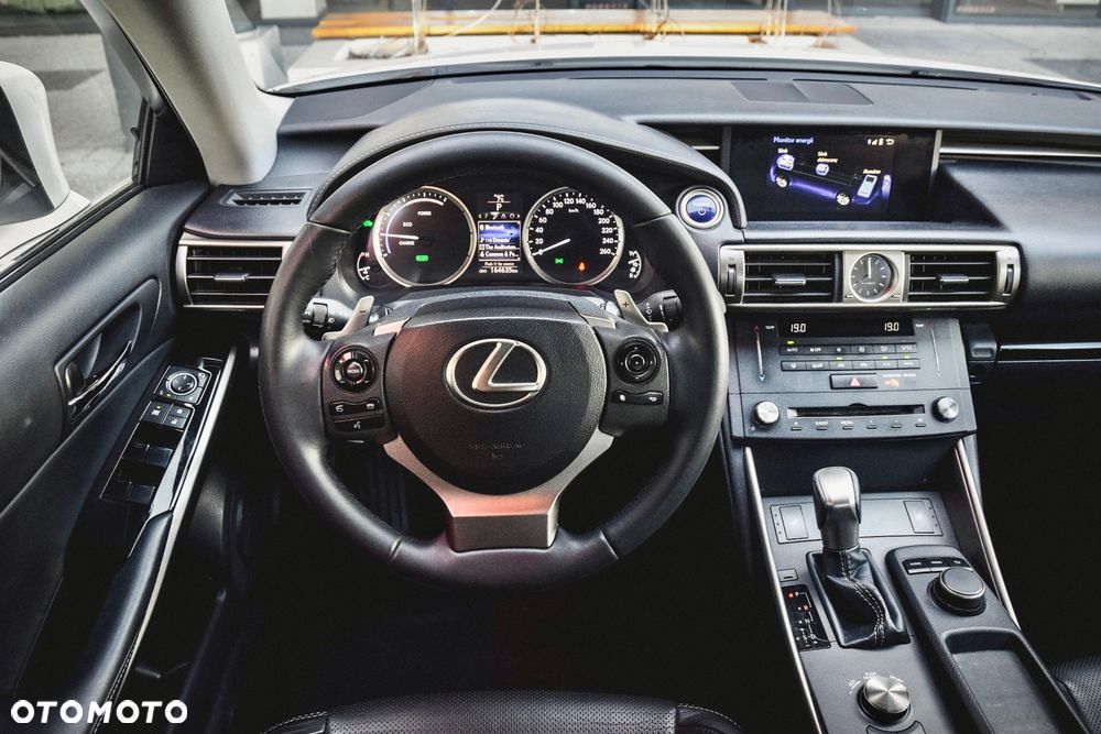 Lexus IS 300h F Impression EU6 - 12