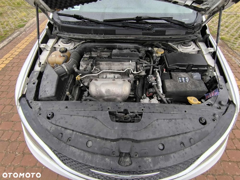 Chrysler 200 - 4