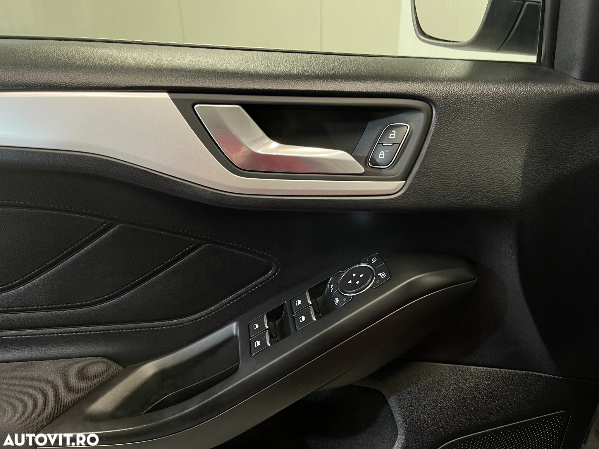 Ford Focus 1.0 EcoBoost Trend Edition - 11