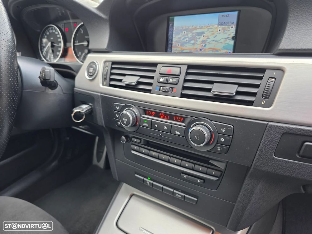 BMW 320 d Pack M - 24