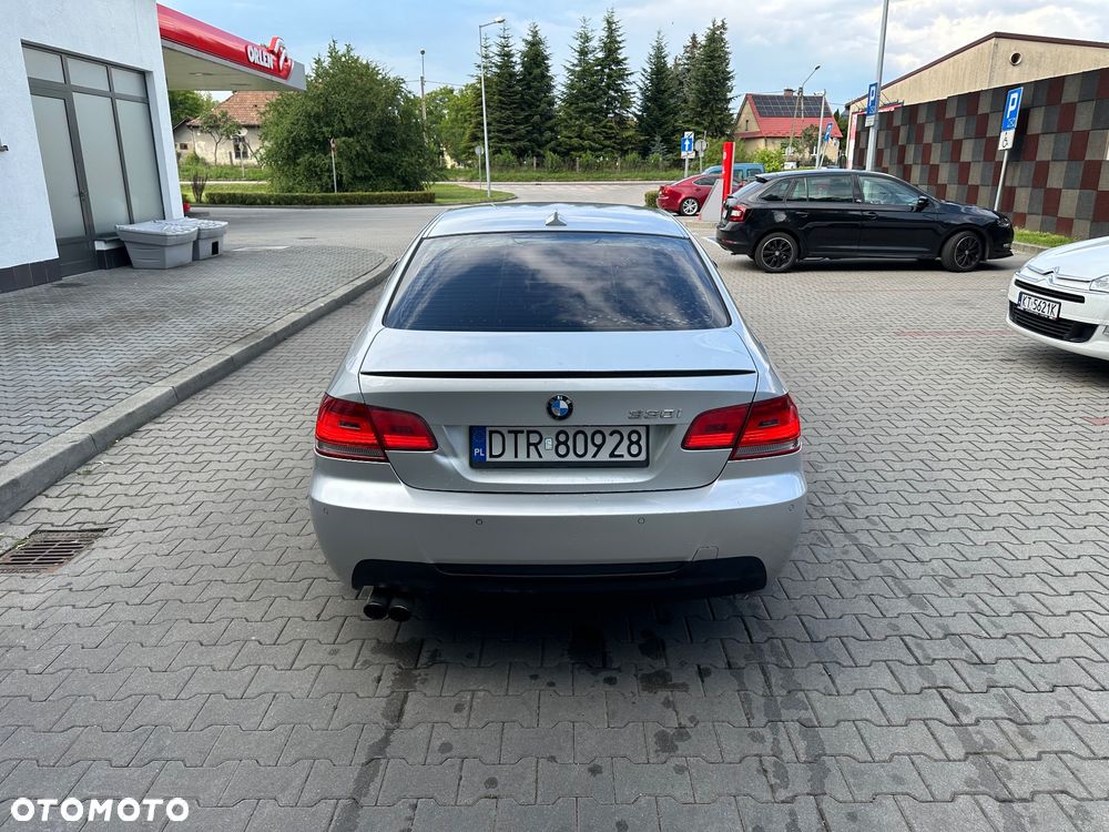 BMW Seria 3 330i - 11