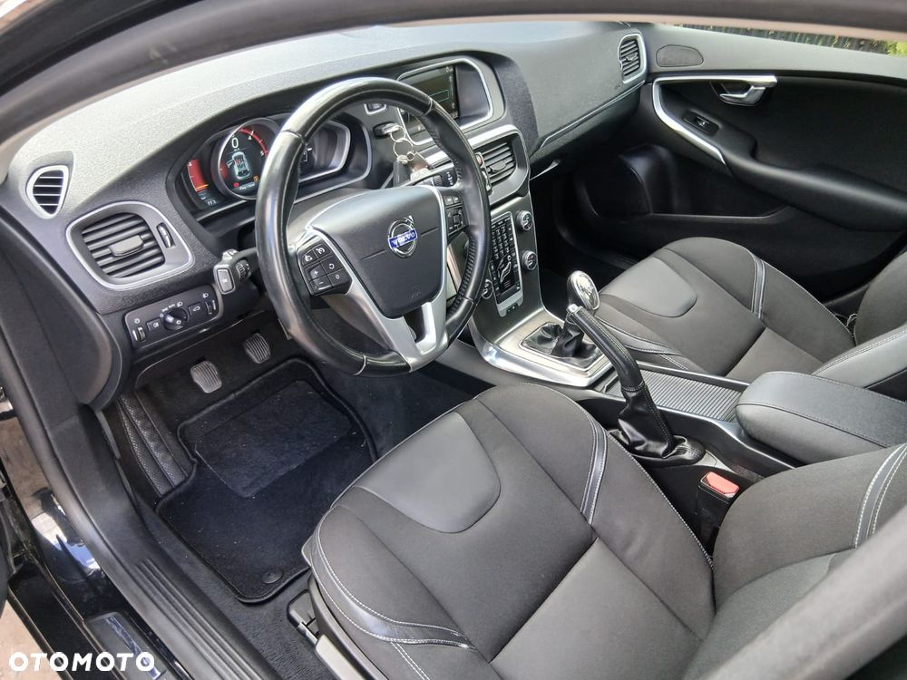 Volvo V40 D2 - 20