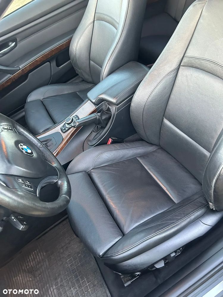 BMW Seria 3 335i xDrive Coupe - 24