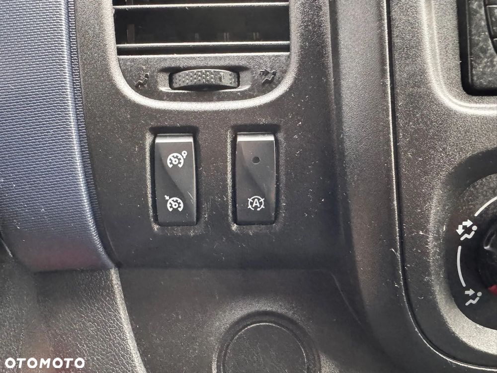 Opel VIVARO BRYGADÓWKA 6 MIEJSC KLIMATYZACJA - 32