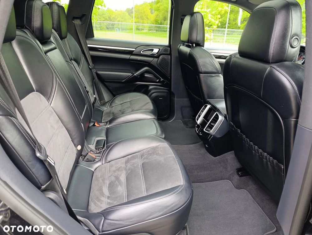 Porsche Cayenne S Platinum Edition - 17