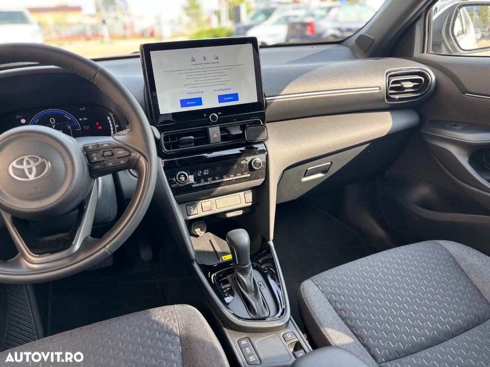 Toyota Yaris Cross 1.5 VVT-i HSD 4x2 Dynamic - 16