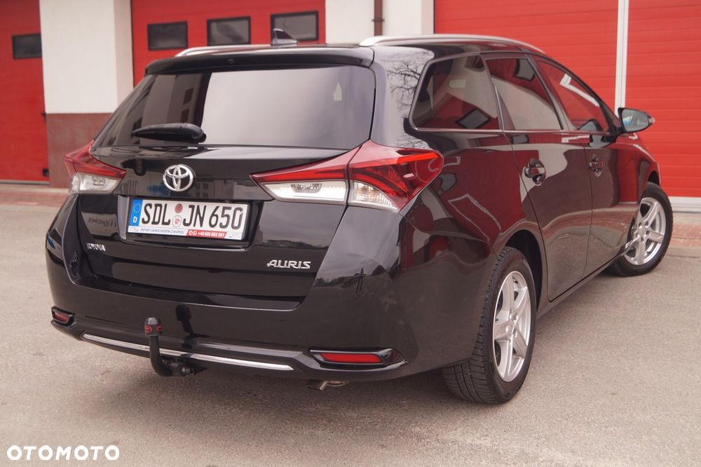 Toyota Auris 1.6 D-4D Executive - 6